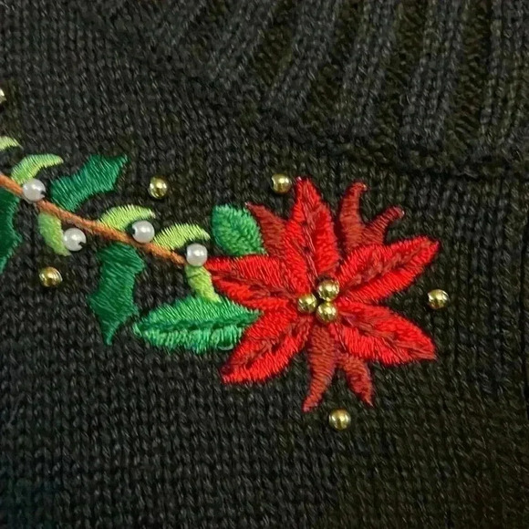 Crystal Kobe women’s extra large holiday sweater. - Picture 2 of 8